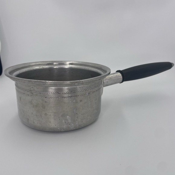 Vintage 1930's Laurel Aluminum Ware 1 Quart Sauce Pan Pot Without Lid Art Deco - Picture 1 of 12